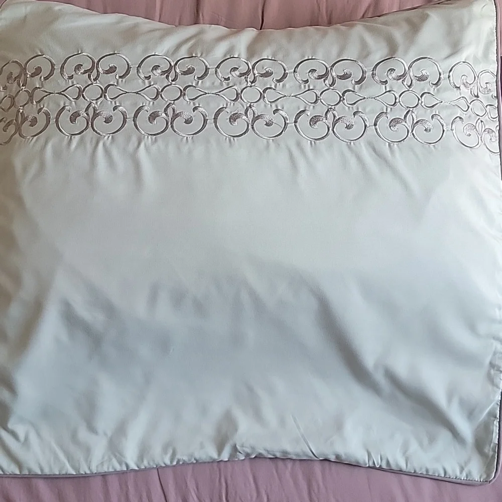 Elegant Embroidered Set of 2 Pillow Cover, Size 25